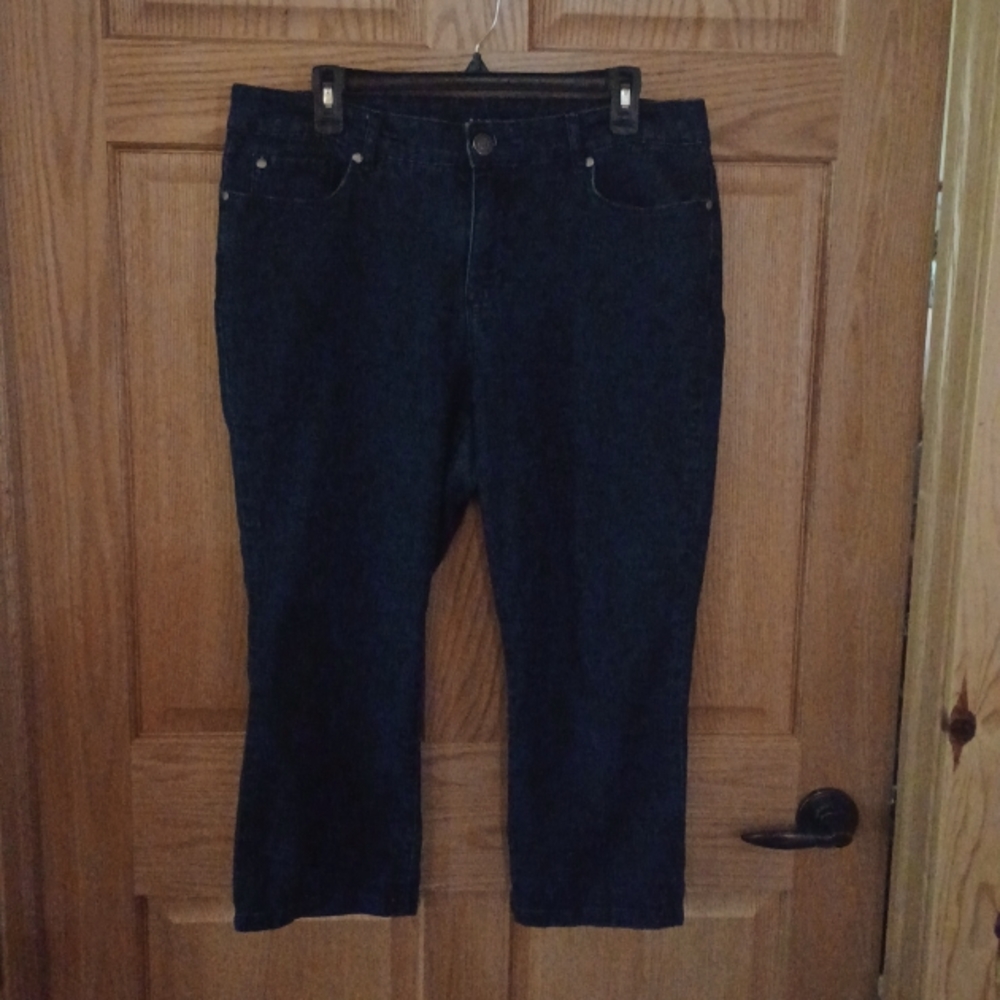 Sz 16 Stretch Denim Capri's by Relativity